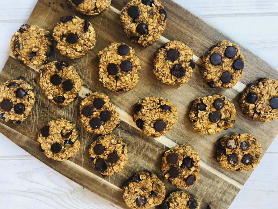 guilt-free-banana-chocolate-chip-cookies