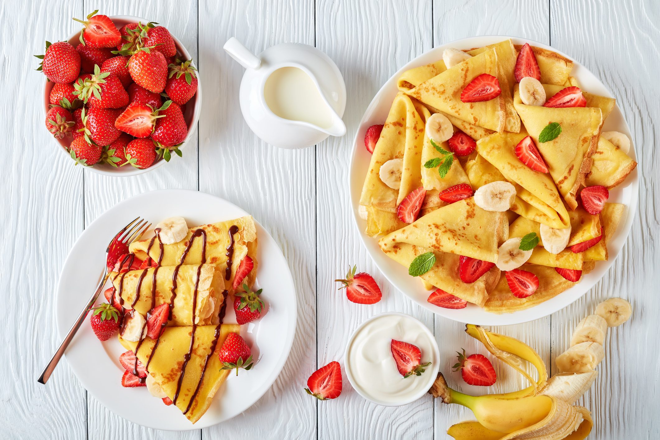 4-ingredient-strawberry-banana-pancakes